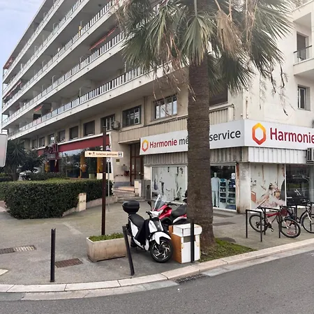 Stylish & Bright Studio, 2 Min Sea, 5 Min Airport Apartment Nice