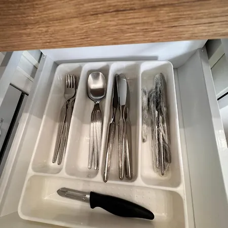 Stylish & Bright Studio, 2 Min Sea, 5 Min Airport Apartment Nice